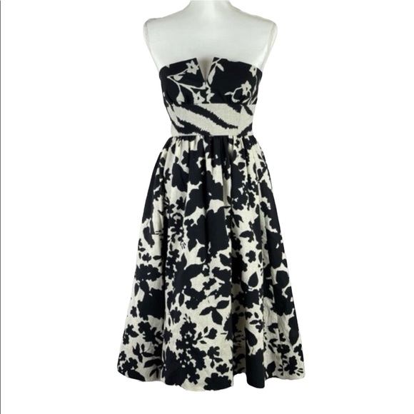Tibi Dresses & Skirts - Tibi Black & White Floral Cocktail Dress size 6